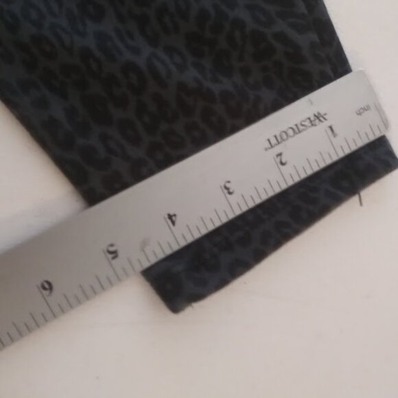 Time And True women's sizem M (8-10) gray and black animal print jeggings - Picture 11 of 16